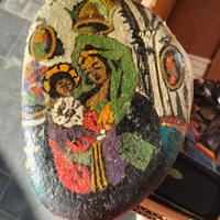Pietra pitturata a mano Madonna bambino
