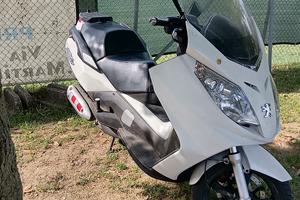 Peugeot satelis 250