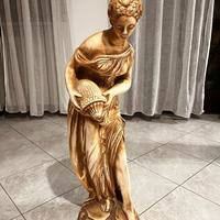Statua in pietra ornamentale