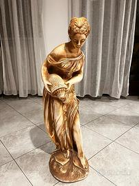Statua in pietra ornamentale