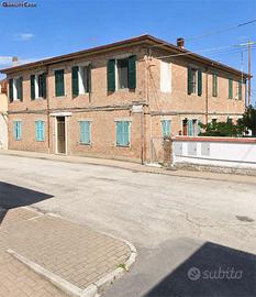 APPARTAMENTI IN BIFAMILIARE CON GARAGE FALCONARA M