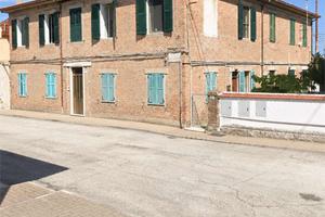 APPARTAMENTI IN BIFAMILIARE CON GARAGE FALCONARA M