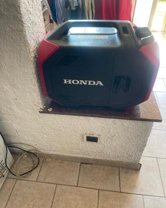 Generatore Portatile HONDA 3.2 kw mod RU32i