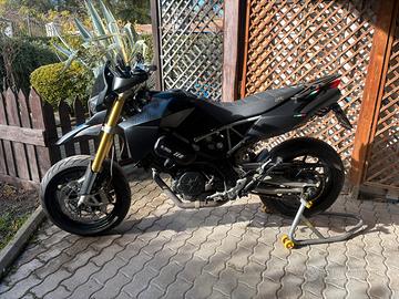 Aprilia Dorsoduro 750