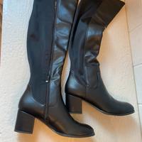 Stivali sopra al ginocchio