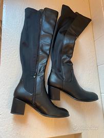 Stivali sopra al ginocchio