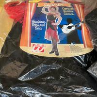 Vestiti di carnevale nuovi