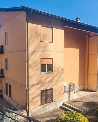 Privato vende un luminoso attico di 90 mq+soffitta