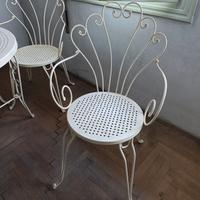 Tavolo da giardino con sedie