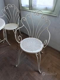 Tavolo da giardino con sedie