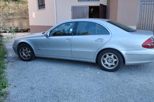 mercedes classe E anno 2003 allestimento Classic
