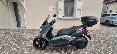 Yamaha x-max 250