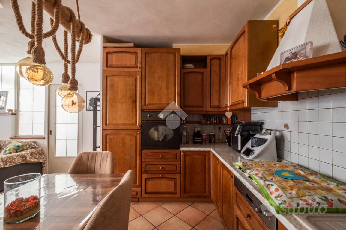 VILLA A SCHIERA A NOVI DI MODENA - Altro