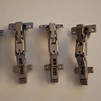 Cerniere per porta armadio 