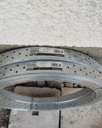 nastro preforato zincato 