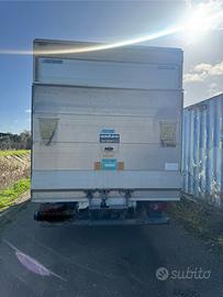 Renault mascotte con sponda idraulica