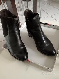 stivaletto donna pelle nera