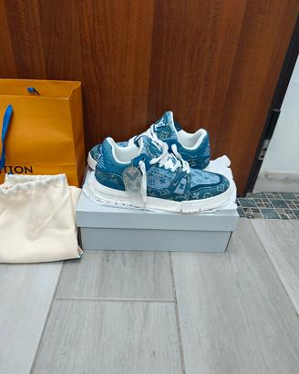 Louis Vuitton – Sneakers in Denim Monogram