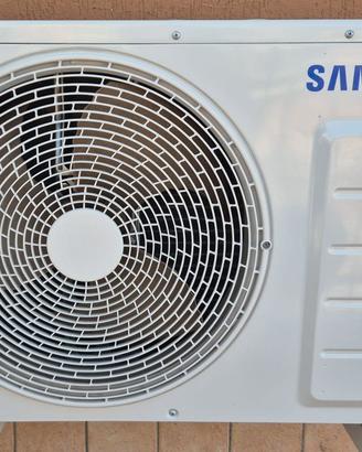 Unità esterna mono split condizionatore Samsung
