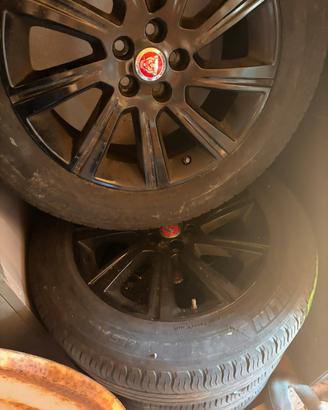 Cerchi e gomme Jaguar E-pace