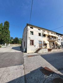 Villetta a schiera di 138 m² con 5 locali e box au