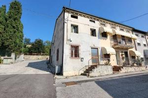 Villetta a schiera di 138 m² con 5 locali e box au