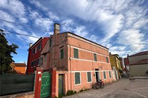 Pellestrina fronte laguna palazzina terra cielo