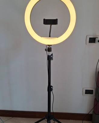 Luce ad anello / Ring Light LED con treppiede