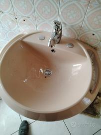 Lavandino e bidet rosa antico