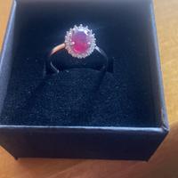 Anello Oro bianco 18 carati, Rubino e Diamanti.