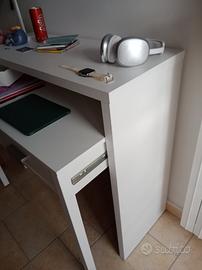 scrivania colore bianco 