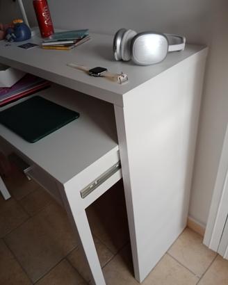 scrivania colore bianco 