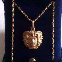 Ciondolo anni 50 raffigurante la gorgone