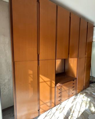 Armadio grande in legno con cassetti - buone cond.