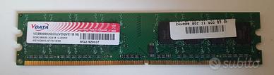 Banchi di memoria (2+2 GB) 4GB in totale