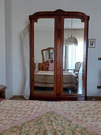 Camera da letto e mobile antico