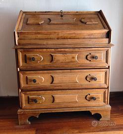 Elegante Secretaire Antico con Ribalta in Noce