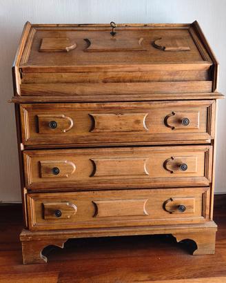 Elegante Secretaire Antico con Ribalta in Noce