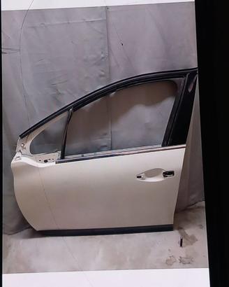 porta ant. sinistra peugeot 2008