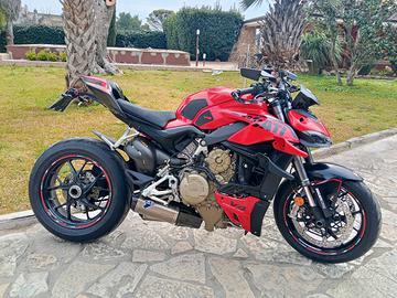 ducati streetfighter V4 