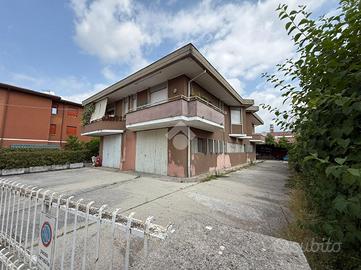 PORZIONE DI BIFAMILIARE A MONTECATINI-TERME