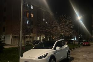 Tesla Model Y dual motor Long Range AWD