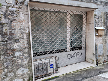 Locale uso ufficio/ laboratorio via XIV Settembre