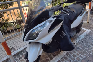 Kymco Downtown 300i (2012)i