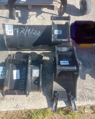 Benna escavatore nuove con attacco rapido.