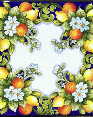 Tavoli decorati a mano