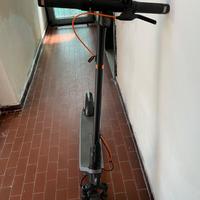 Monopattino elettrico Ninebot e2