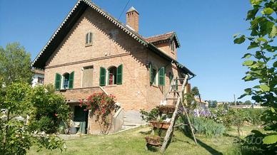 Casa indipendente con giardino e magazzino