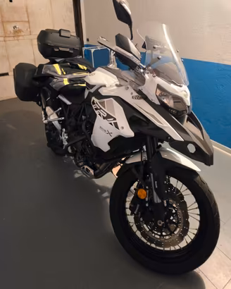 TRK 502X 2024 garanzia, display BT, motoairbag v4