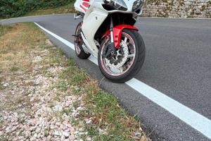 Yamaha R1